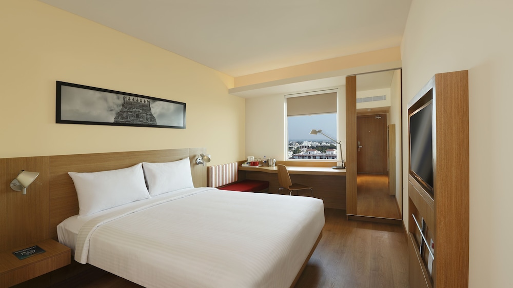 Standard Room, 1 Queen Bed photo 1