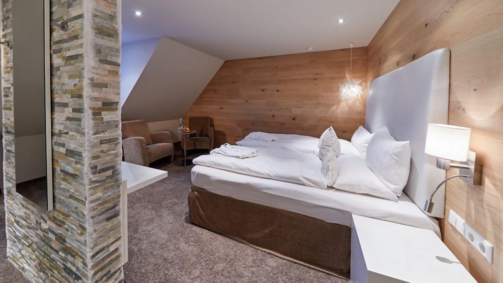Deluxe Double Room (Air Conditioning)