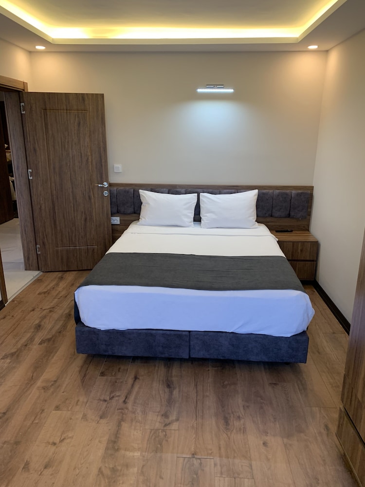 Two Bedroom Suite - Photo 1