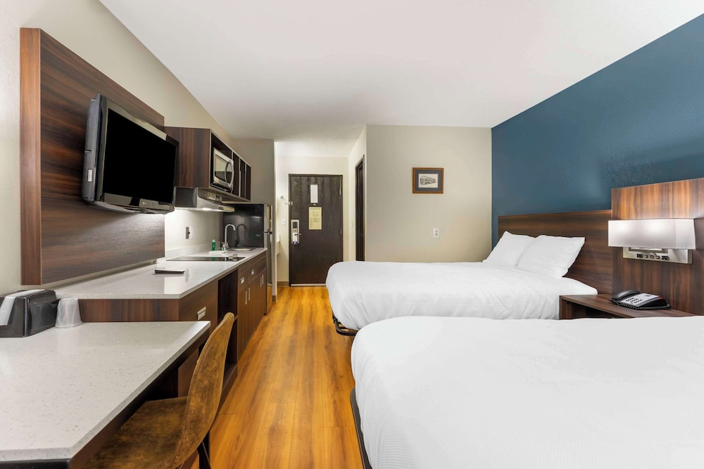 Room, 2 Double Beds, Non Smoking - Photo 4