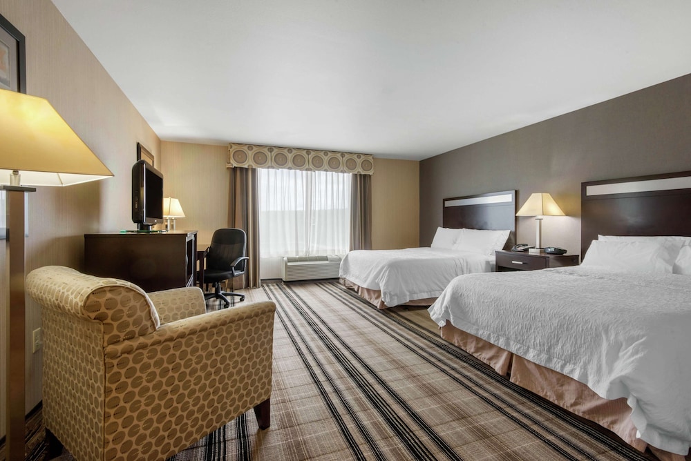 Room, 2 Queen Beds, Accessible, Non Smoking - Photo 4