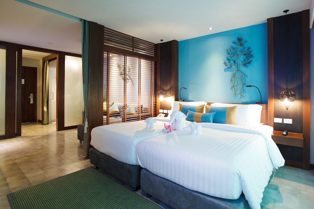 Deluxe Suite with Pool Access Room