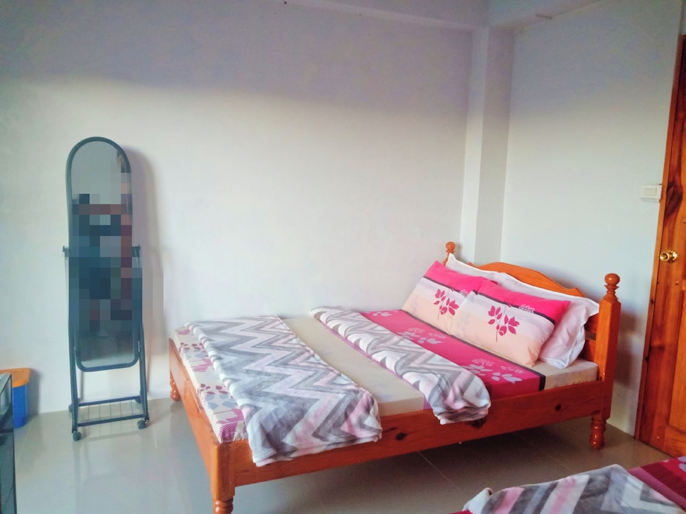 Classic Quadruple Room, Balcony, Mountain View photo 3