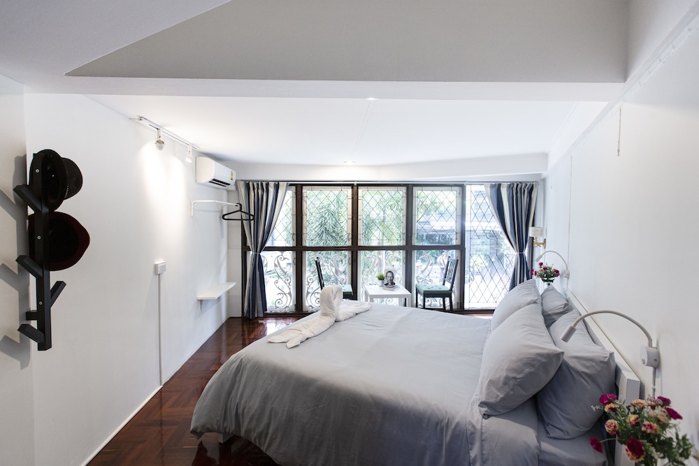 Standard Double Room, 1 Queen Bed, Private Bathroom, Garden View photo 1