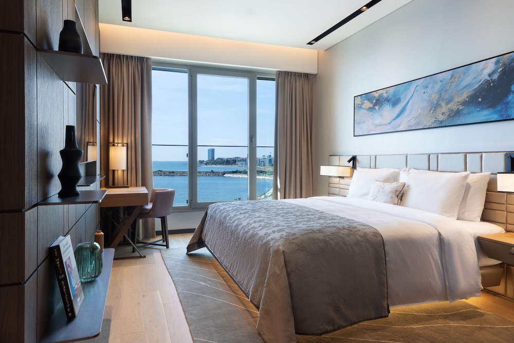Splendor Two Bedroom Residence, Executive lounge access, 2 King, Sea view, Balcony thumbnail 5