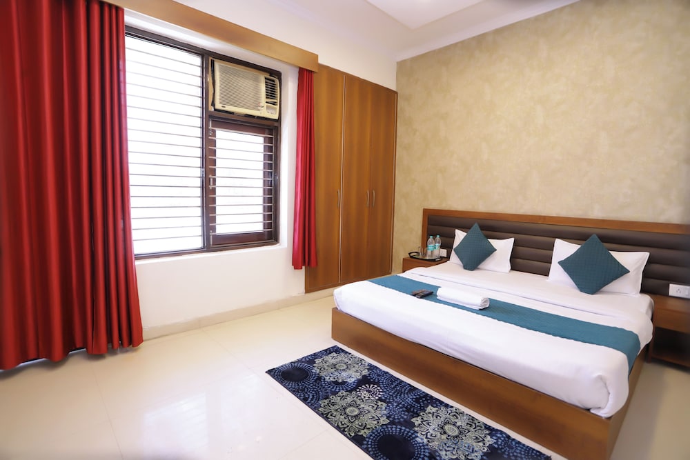 Deluxe Room - Photo 13