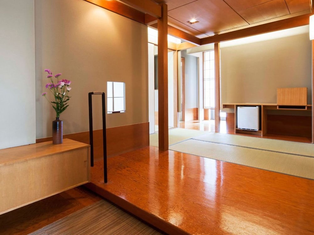 Japanese-Style Corner Room Steak Dinner [Check-in before 6 PM] and Breakfast Non Smoking