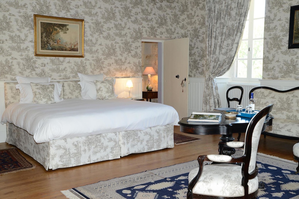 Suite, Ensuite, Garden View photo 2
