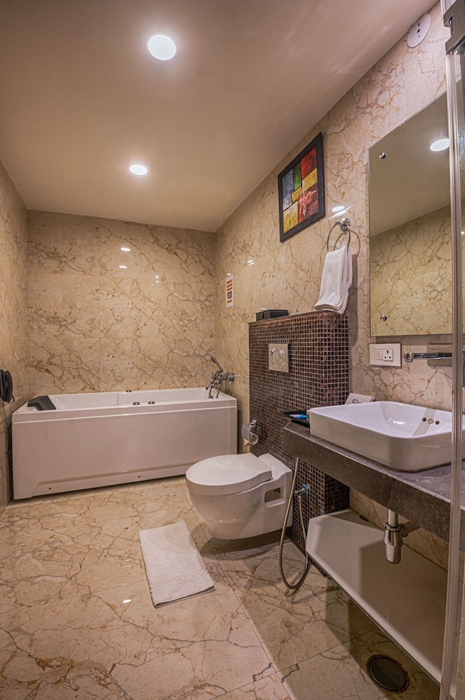 Royal Suite photo 2