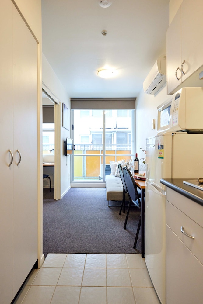 One Bedroom Apartment - Photo 3