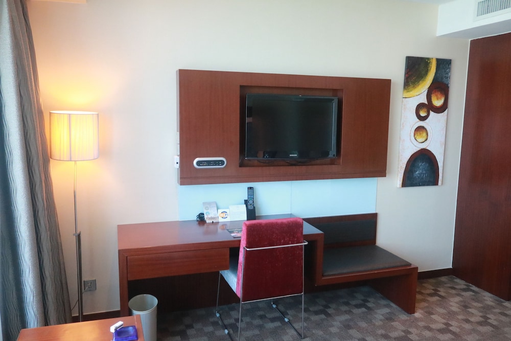 Superior King Room-Huangpu River View,Executive Floor