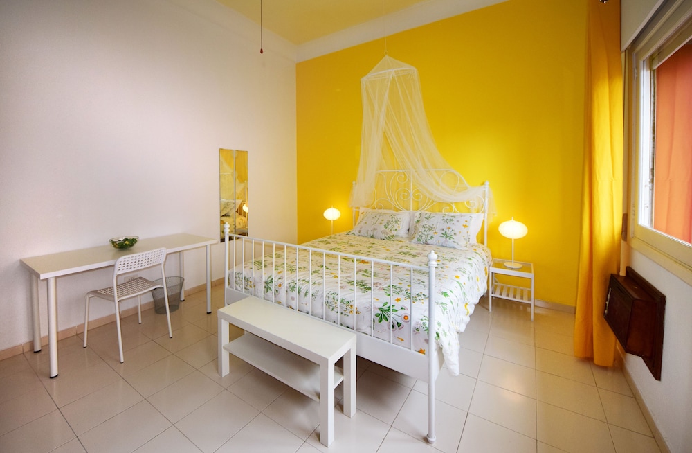 Habitación Doble, Baño Privado (Amarilla)