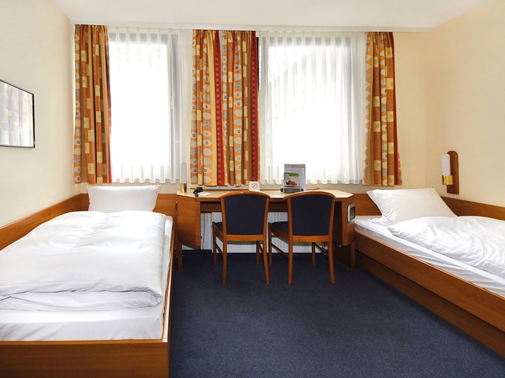 Economy Double Room photo 3