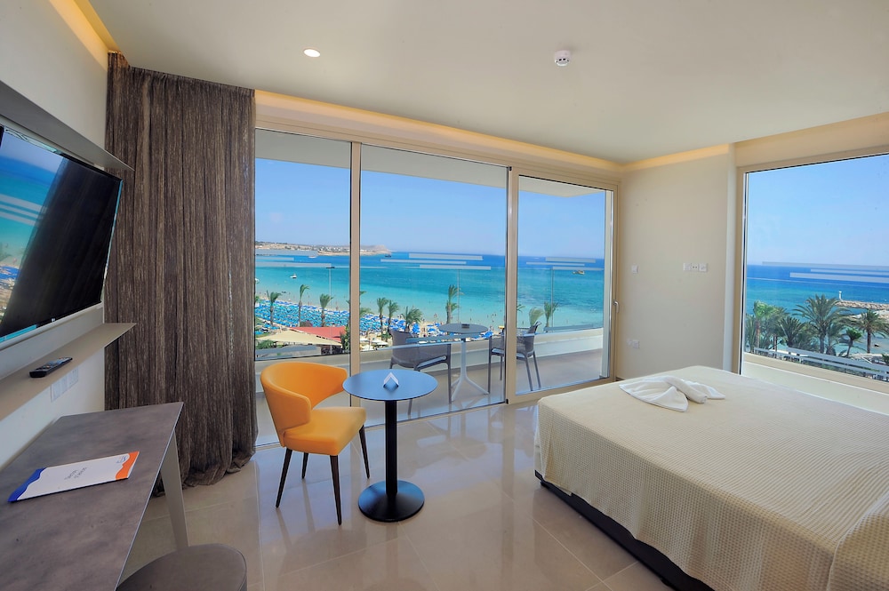 Luxury Sea View Junior Suite Spa Bath photo 2