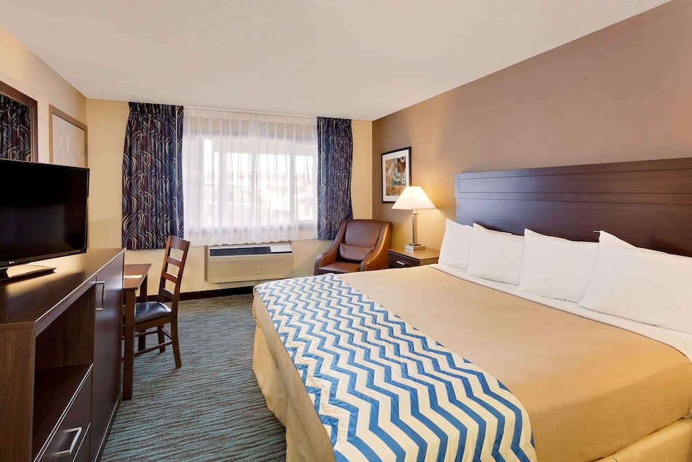 Room, 1 King Bed, Non Smoking - Photo 1