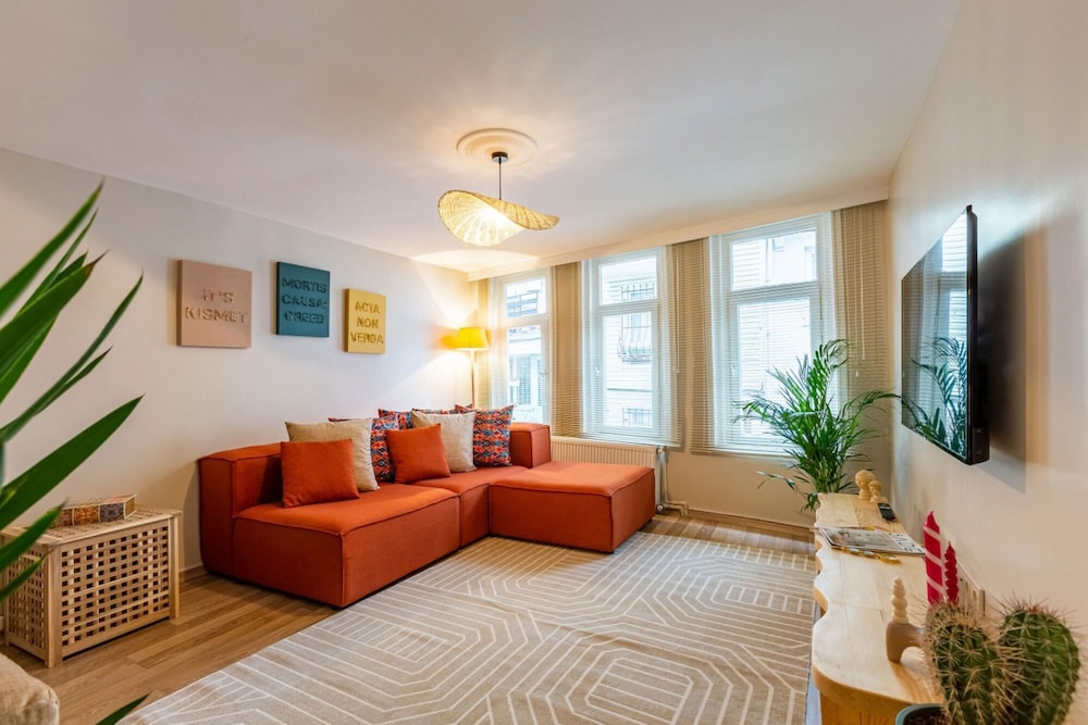 Apartment photo 1