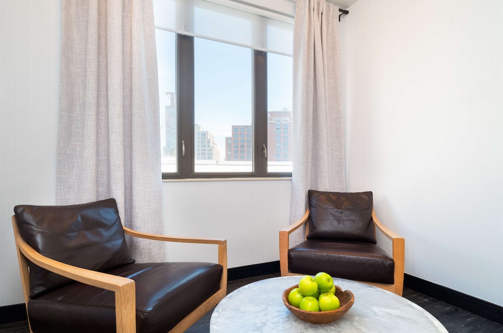 Suite, 1 Bedroom thumbnail 6