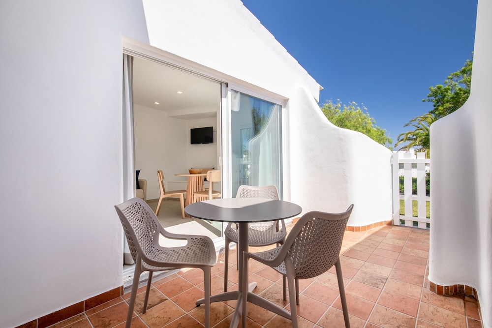 Standard Villa, 1 Bedroom, Terrace, Garden View - Photo 9