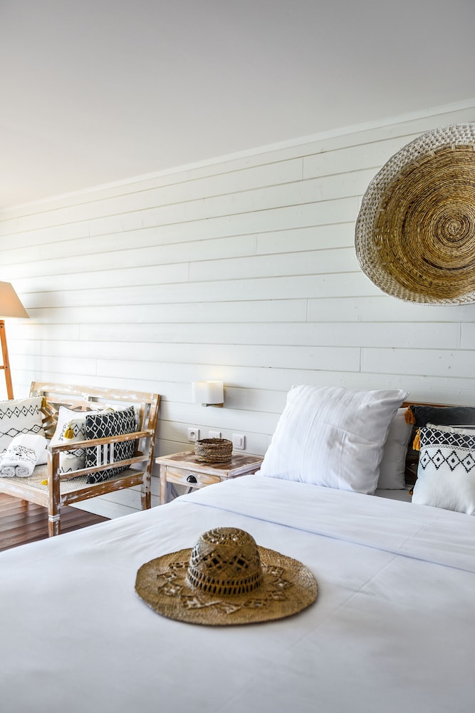 Comfort Double Room, 1 King Bed, Terrace, Ocean View, photo 6