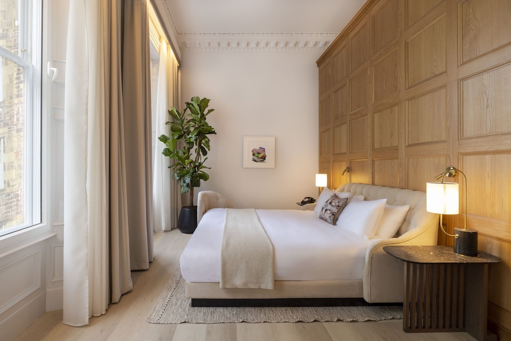 Grand Chamber Junior Suite