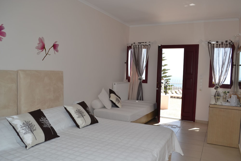 Standard Triple Room, Sea View - Photo 1