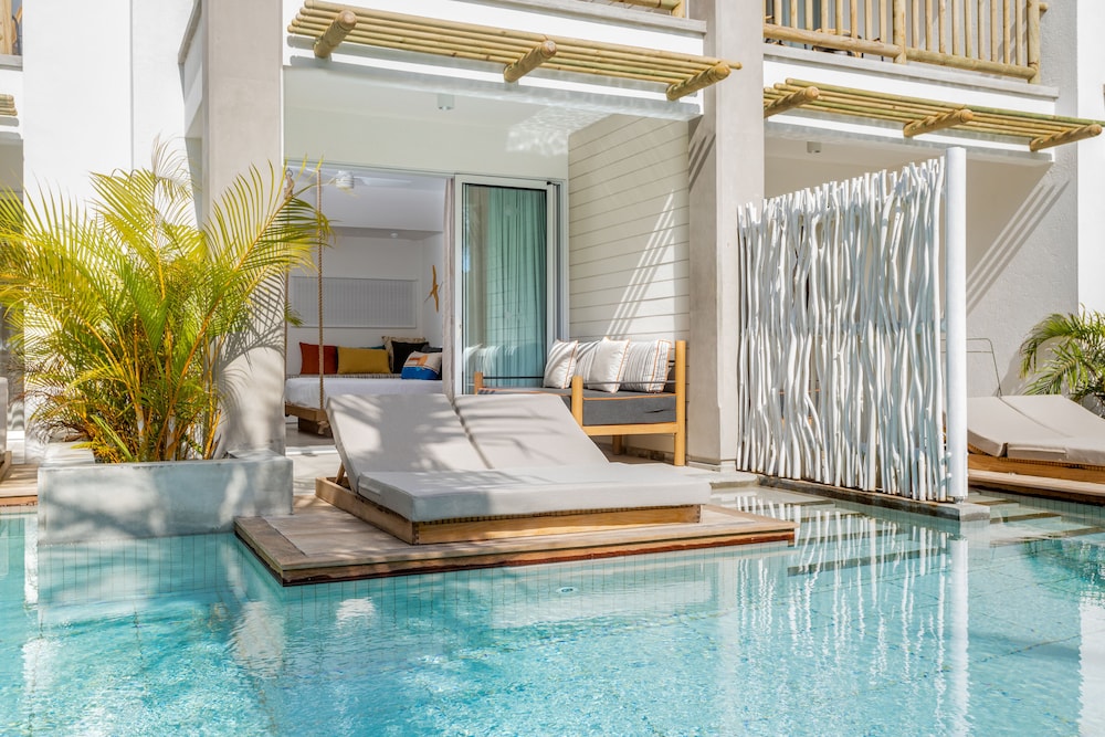 Room (Couple Swim-up) - Photo 7