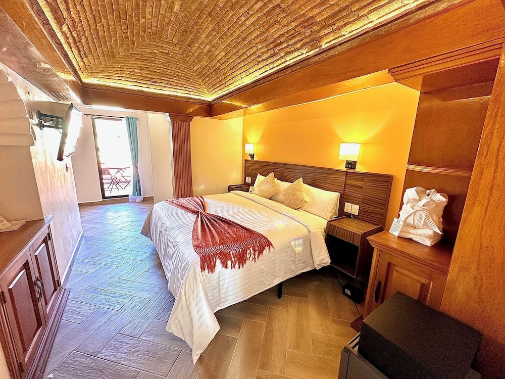Superior Suite, City View photo 2