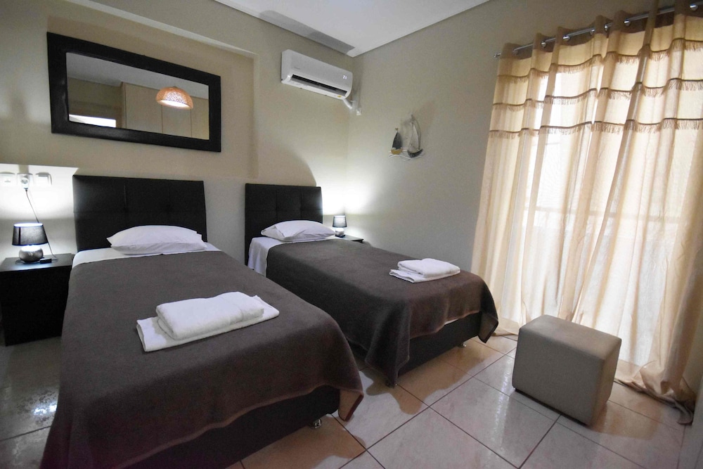 Standard Room, 1 Queen Bed, Non Smoking, Ensuite (R11)
