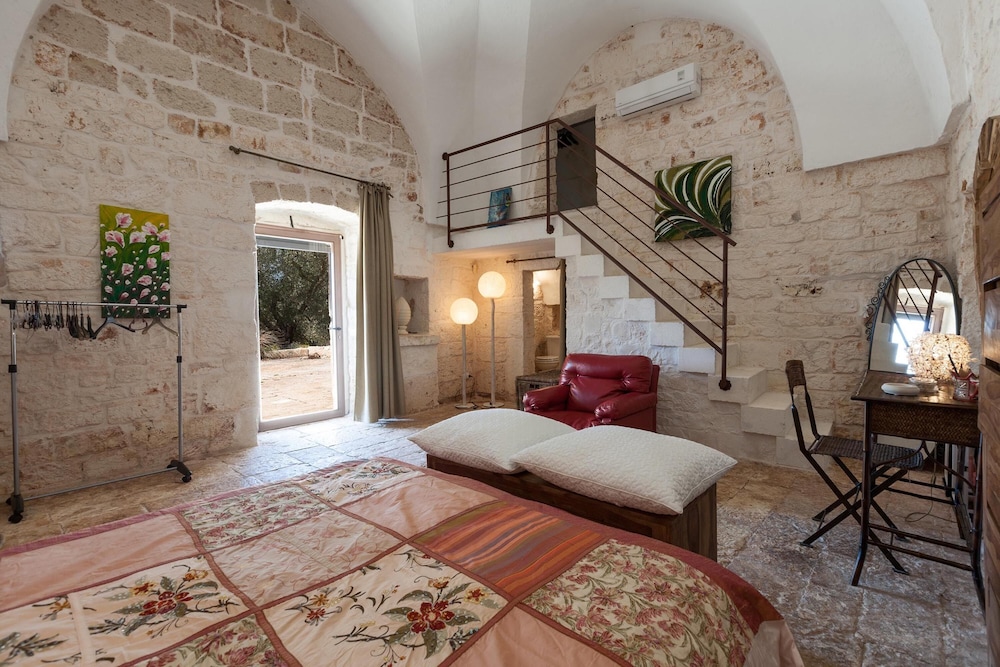 Villa, 6 Bedrooms photo 2