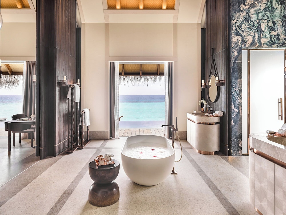 Luxury Villa (sunset Water Villa With Pool)