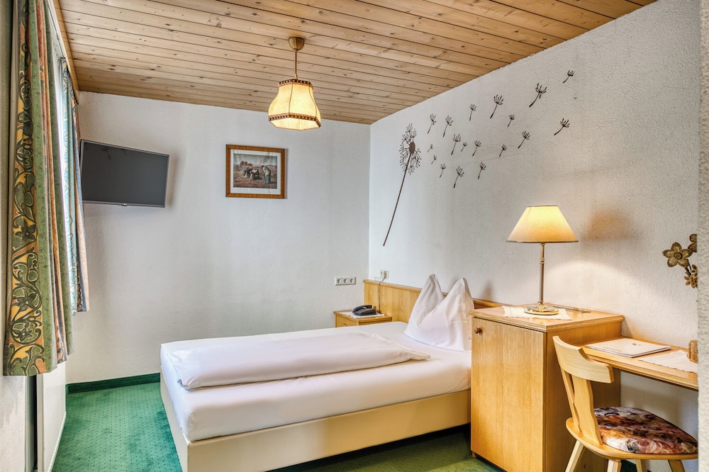 Classic Single Room, Balcony