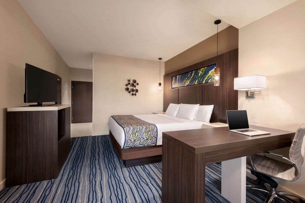 Studio Suite, 1 King Bed, Non Smoking