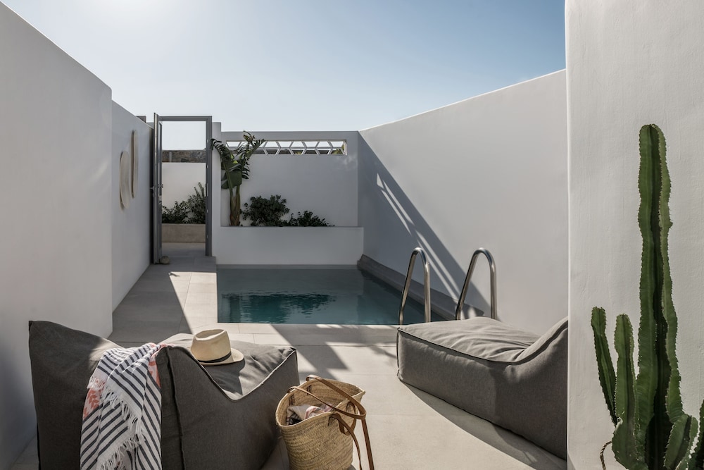Deluxe Room, Private Pool - Photo 14