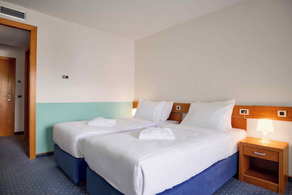 Economy Triple Room