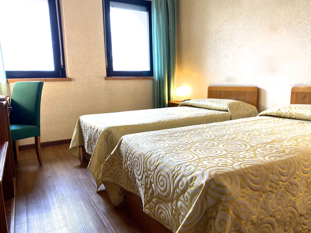 Basic Triple Room