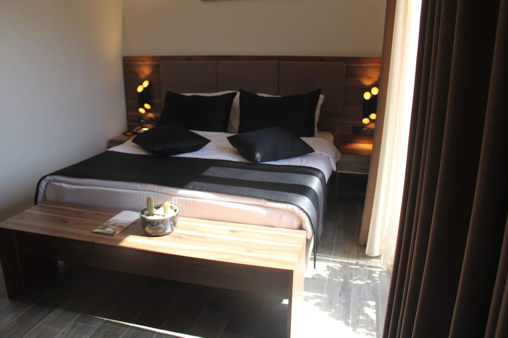 Superior Studio Suite, City View photo 2