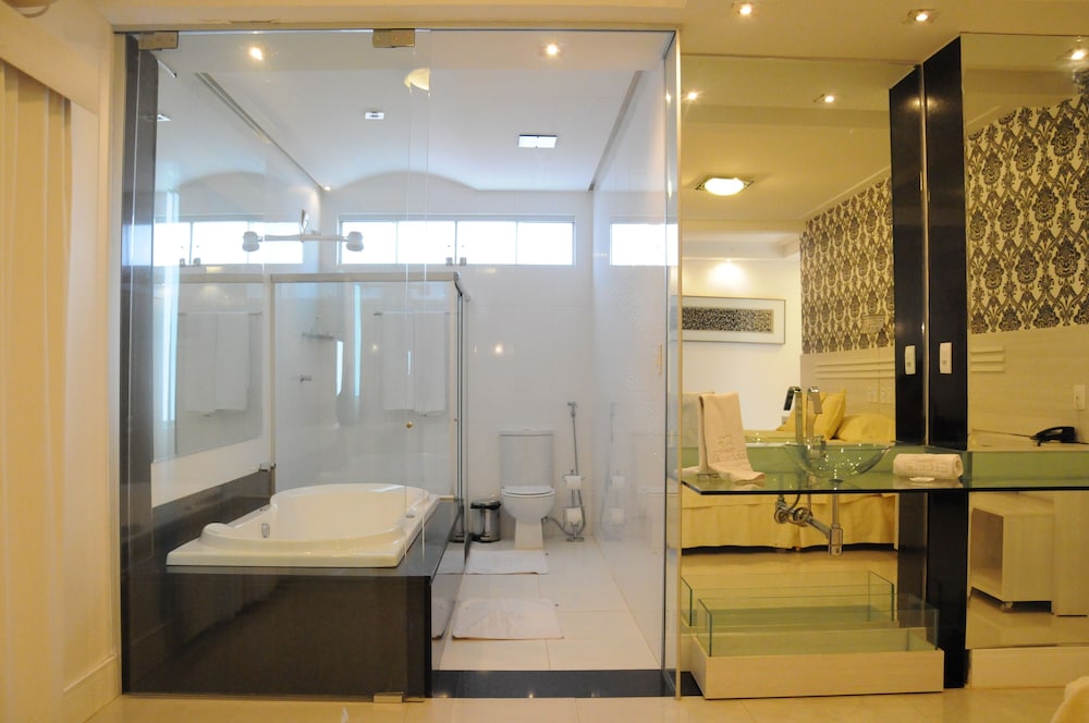 Elite Apartment, Bathtub photo 3