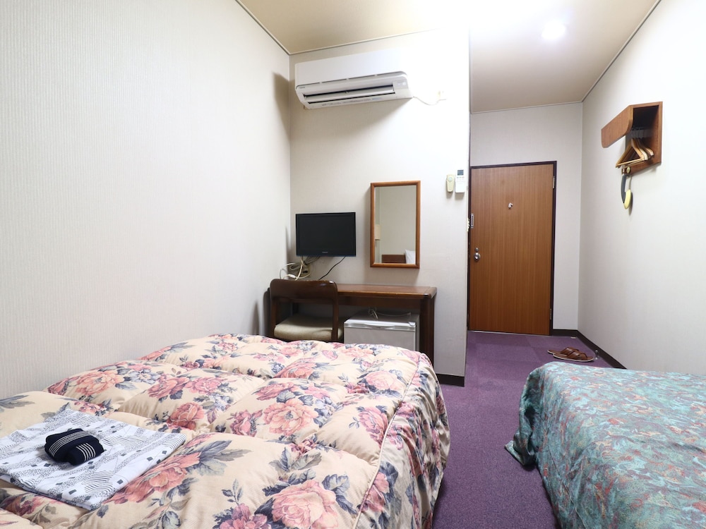 Basic Single Room, 1 Twin Bed, Smoking photo 1