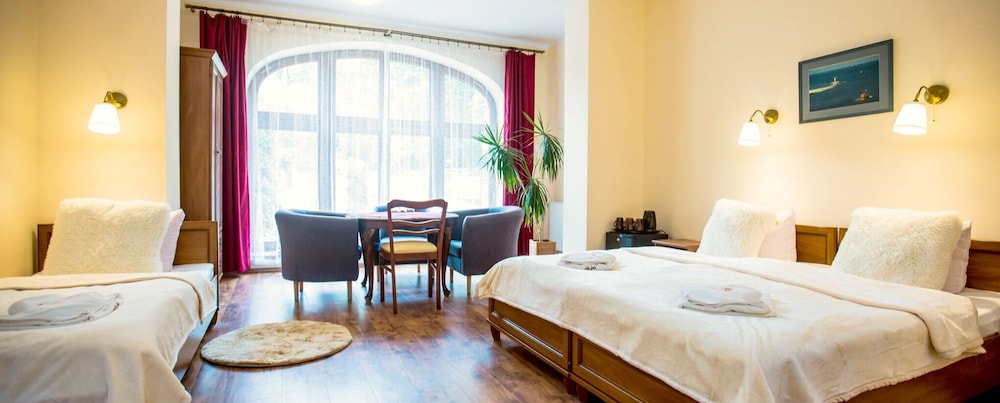 Room, Multiple Beds photo 1