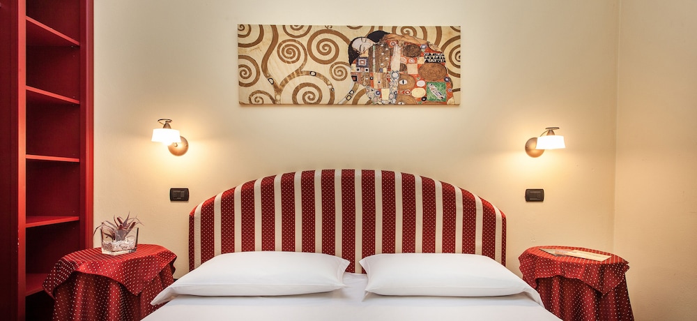 Standard Double or Twin Room - Photo 3