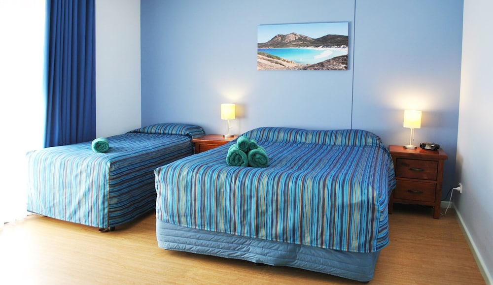 Standard Apartment, 2 Bedrooms, Non Smoking, Kitchen (Two Storey Holidays) photo 1