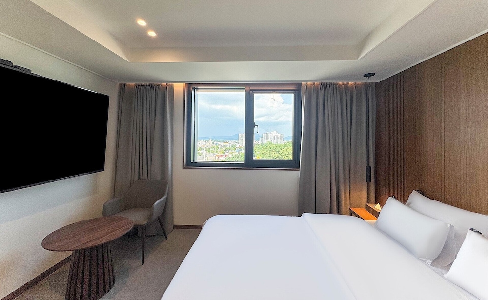 Standard Room, City View