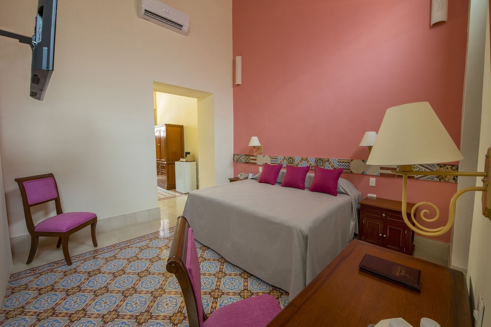 Deluxe Villa, 1 King Bed, Pool Access, Poolside - Photo 16