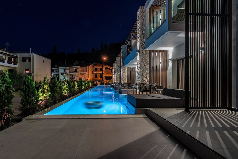 Double Luxury Swim up photo 3