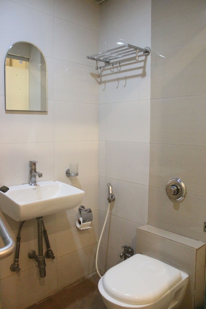 Deluxe Room - Photo 5