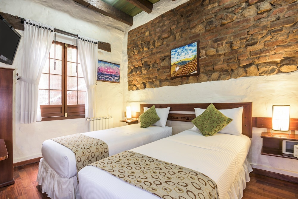 Double or Twin Room - Photo 3