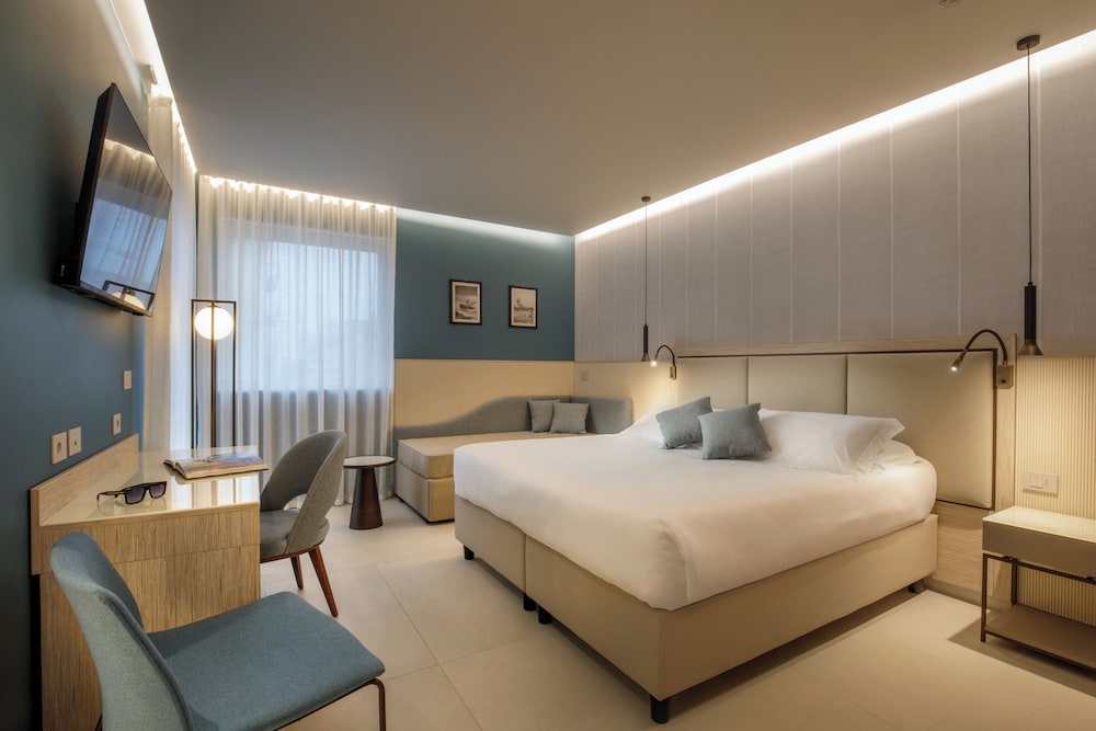 Superior Room, Balcony, Partial Sea View