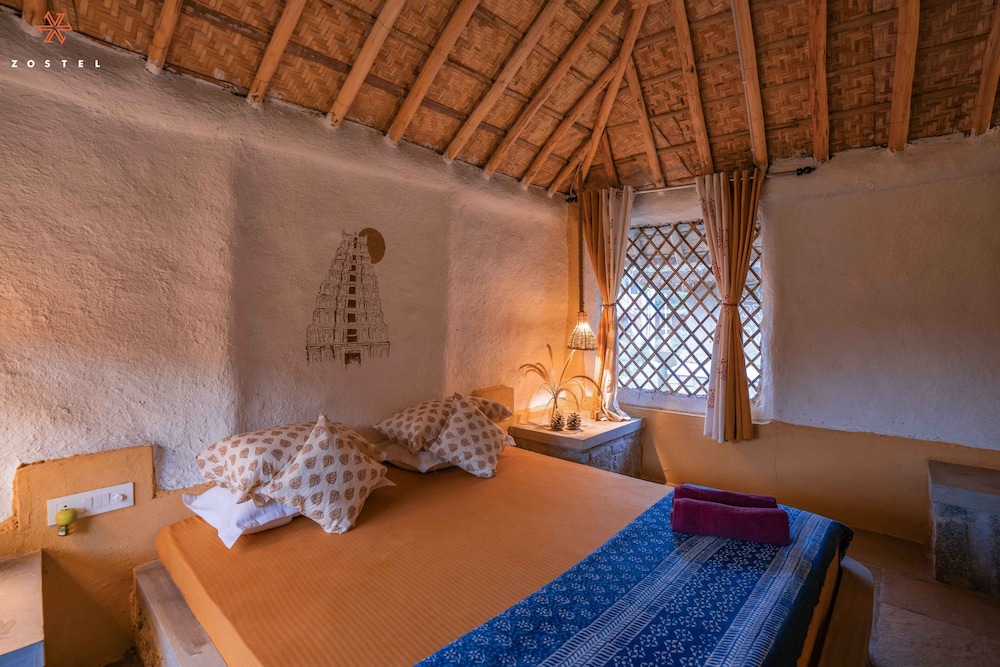 Deluxe Mud Cottage - Photo 4