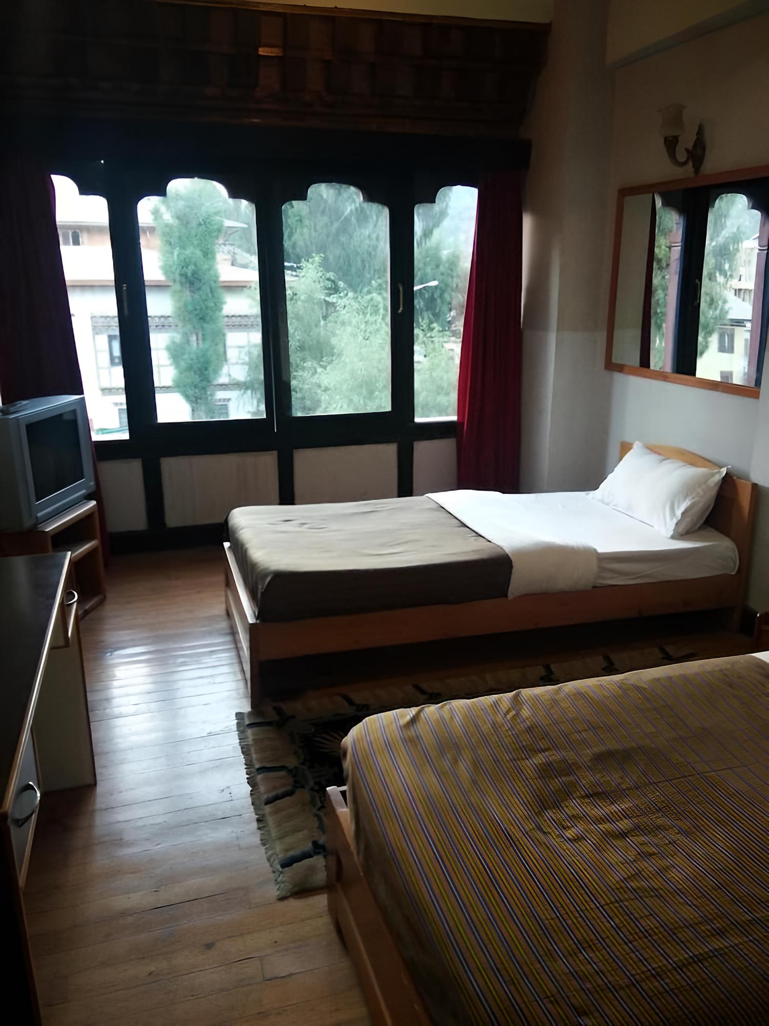 Basic Twin Room photo 2