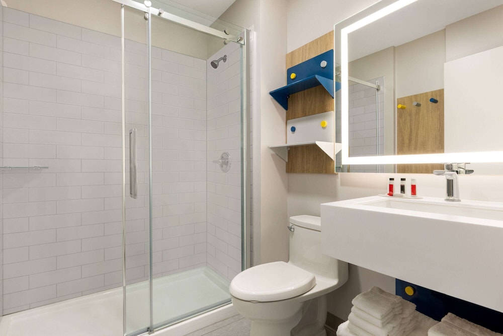 Room, 2 Queen Beds, Non Smoking (Efficiency) - Photo 4